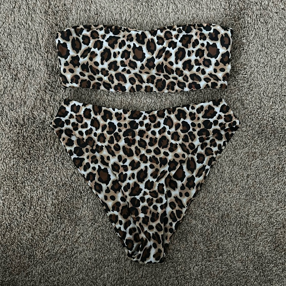 High-waisted swimsuit